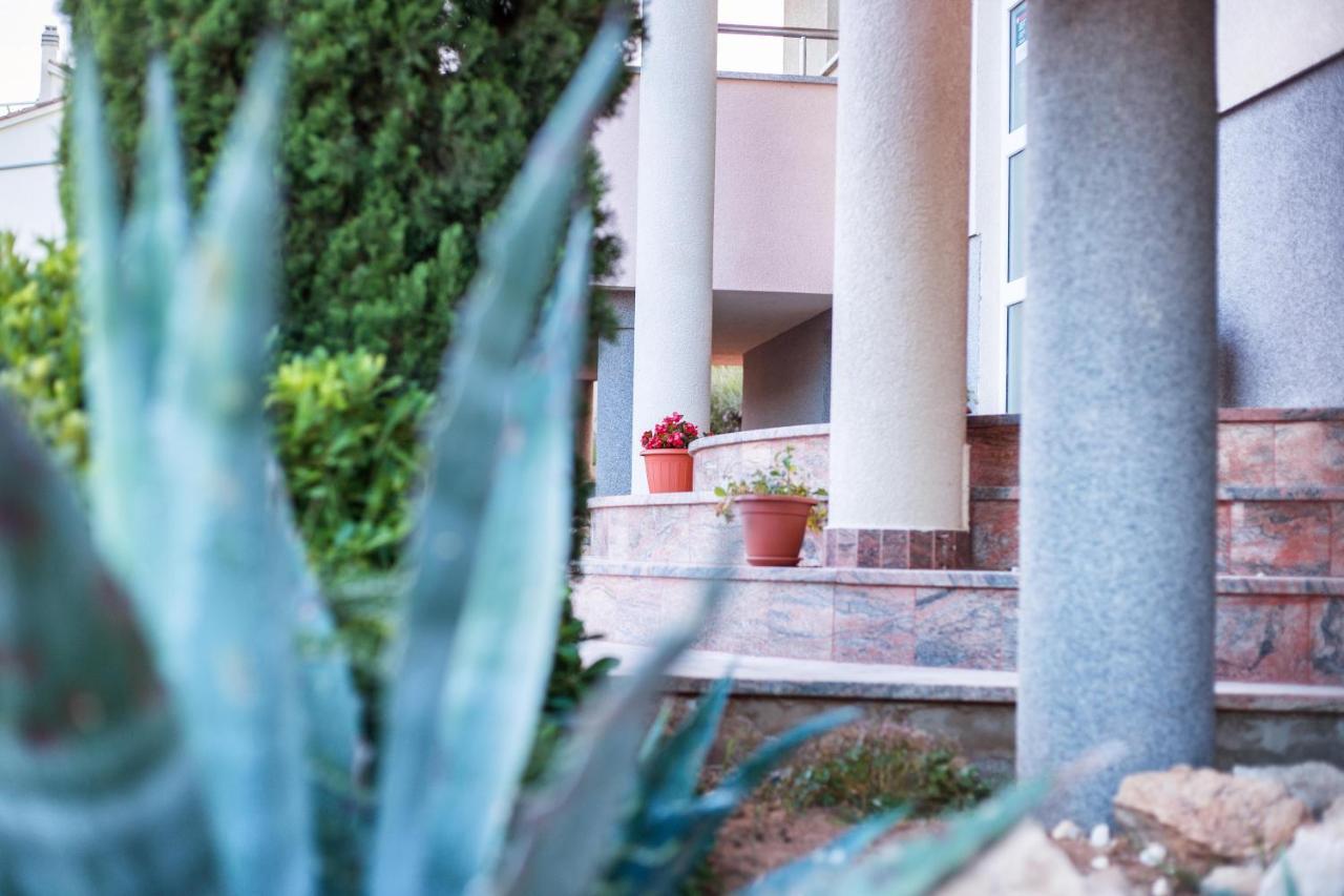 וודיצה Apartments Lovas מראה חיצוני תמונה